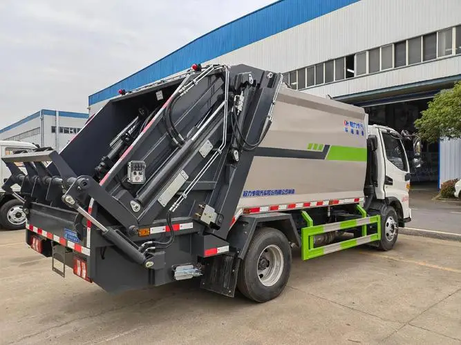 「2026高效压缩式垃圾车厂家推荐：湖北佰亚VS随州程信（产能/专利/服务三维度对比）」